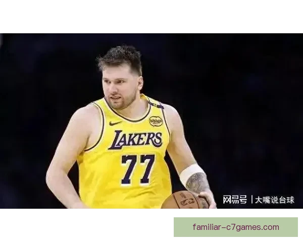 詹姆斯领先湖人击败雄鹿 东契奇再现神奇绝杀助独行侠险胜