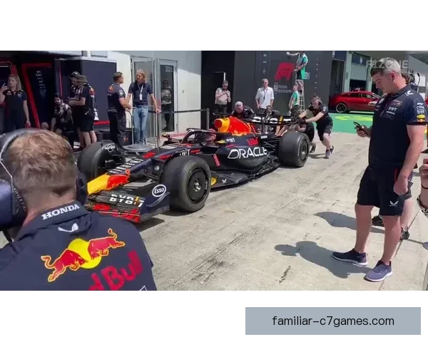 F1赛季最新动态：红牛车队领跑赛季，梅赛德斯和法拉利奋力追赶